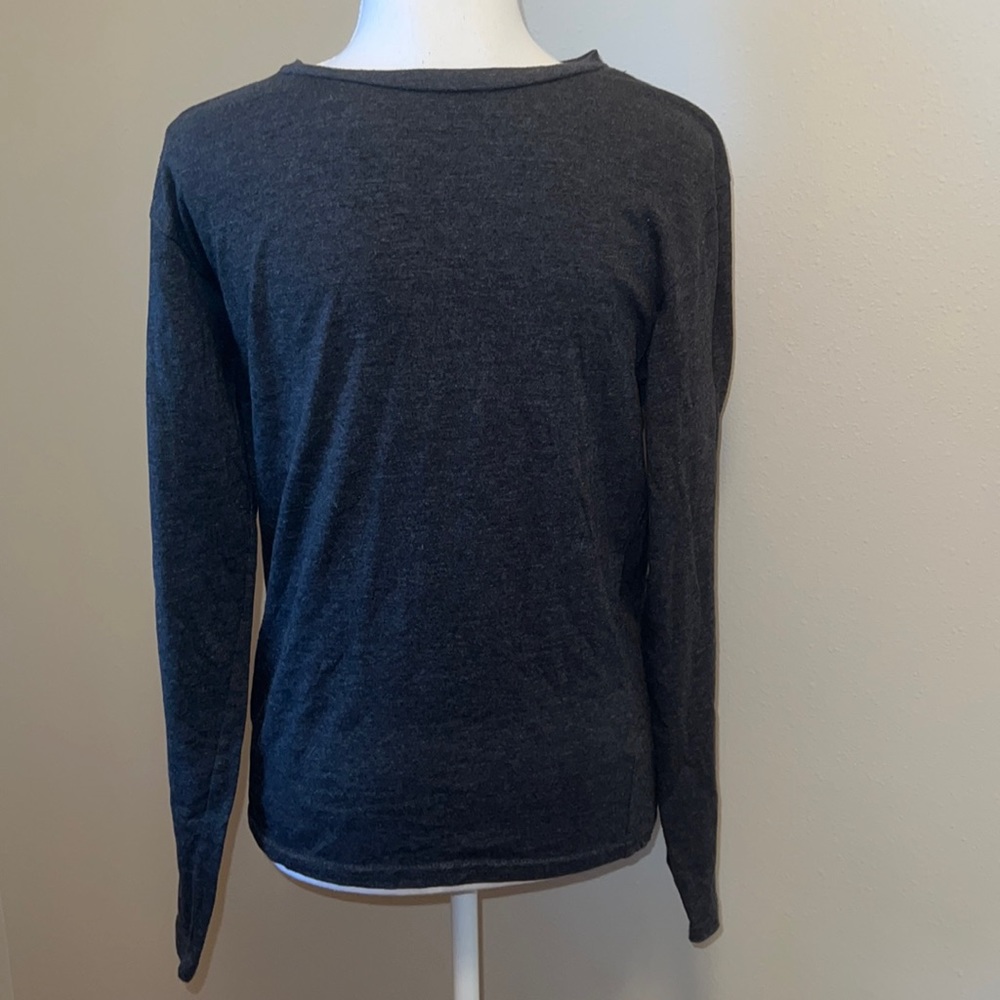 Heathered gray TShirt